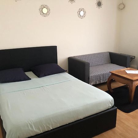 Appartement Entier 2 Chambres โบเวส์ ภายนอก รูปภาพ