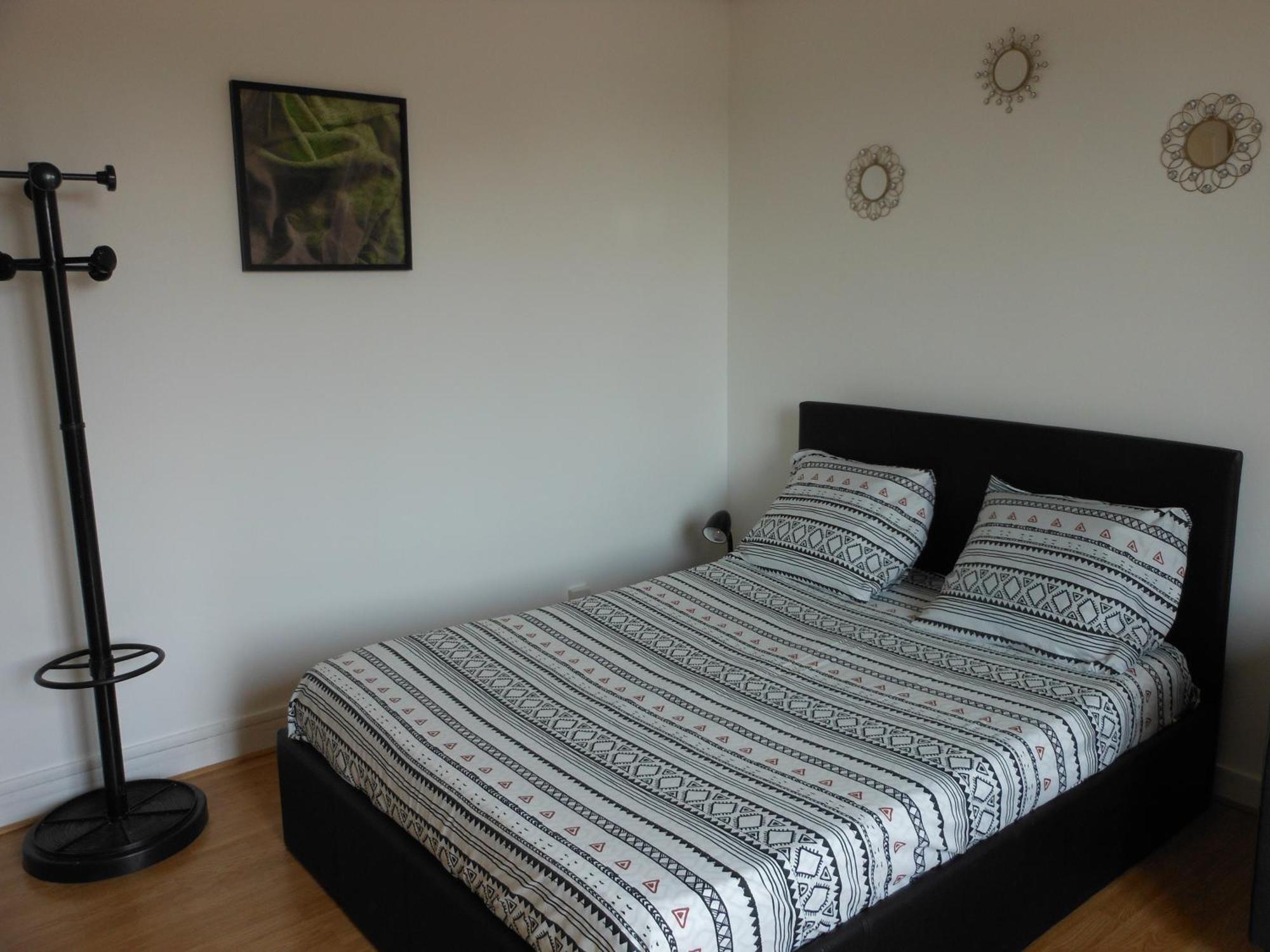 Appartement Entier 2 Chambres โบเวส์ ภายนอก รูปภาพ