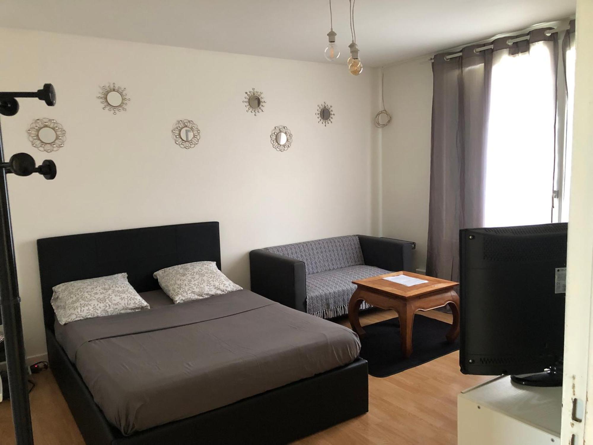 Appartement Entier 2 Chambres โบเวส์ ภายนอก รูปภาพ