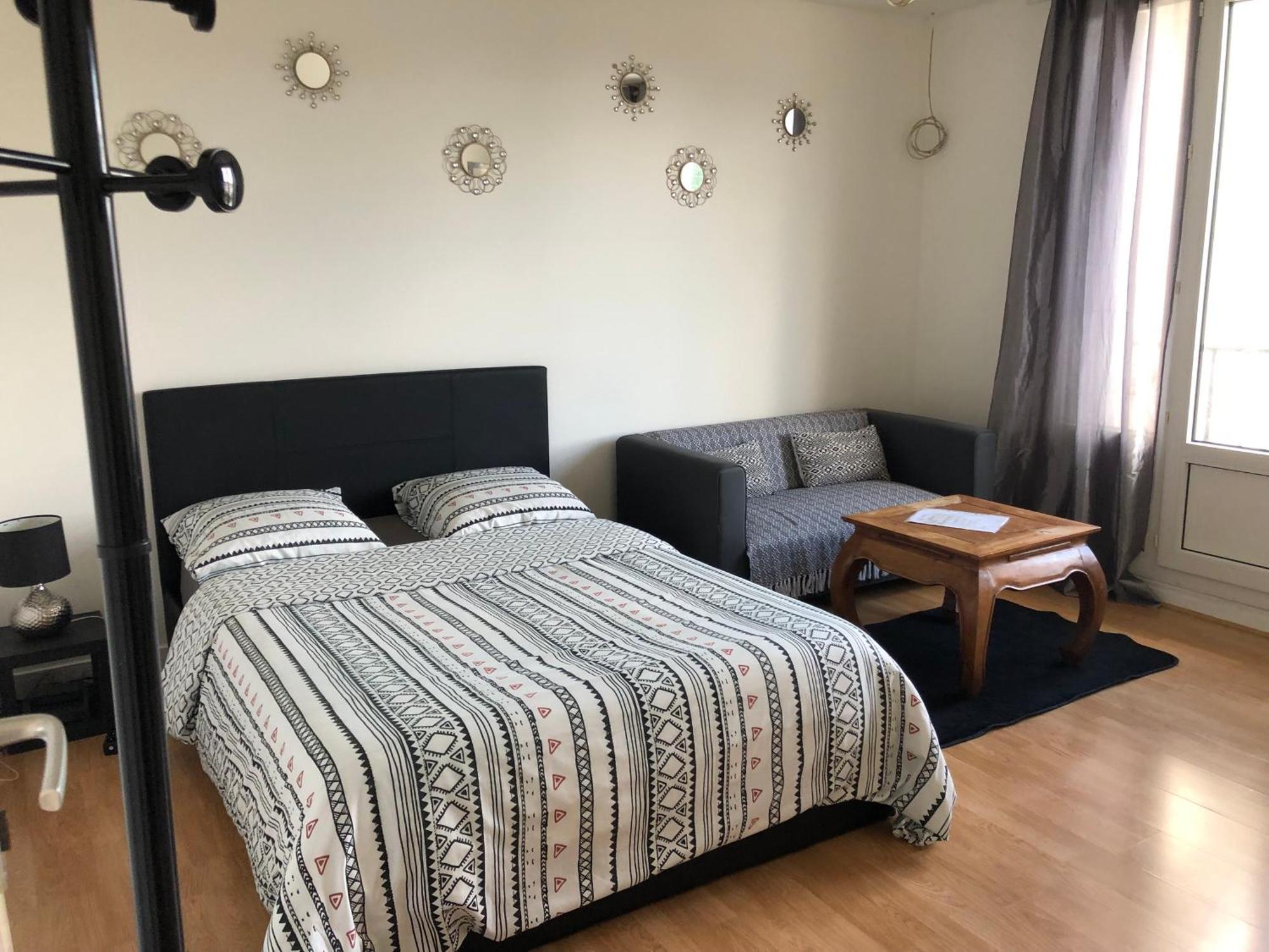 Appartement Entier 2 Chambres โบเวส์ ภายนอก รูปภาพ