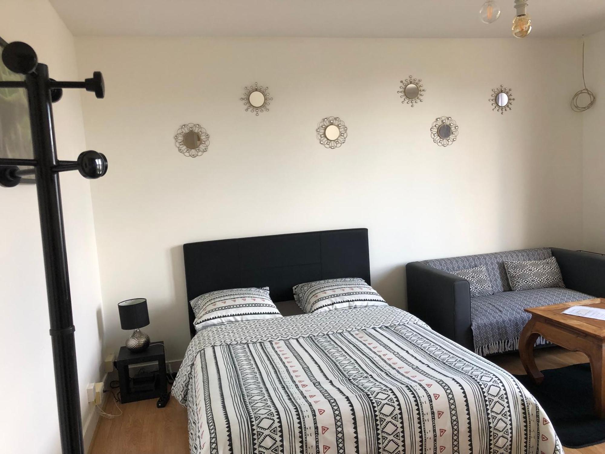 Appartement Entier 2 Chambres โบเวส์ ภายนอก รูปภาพ