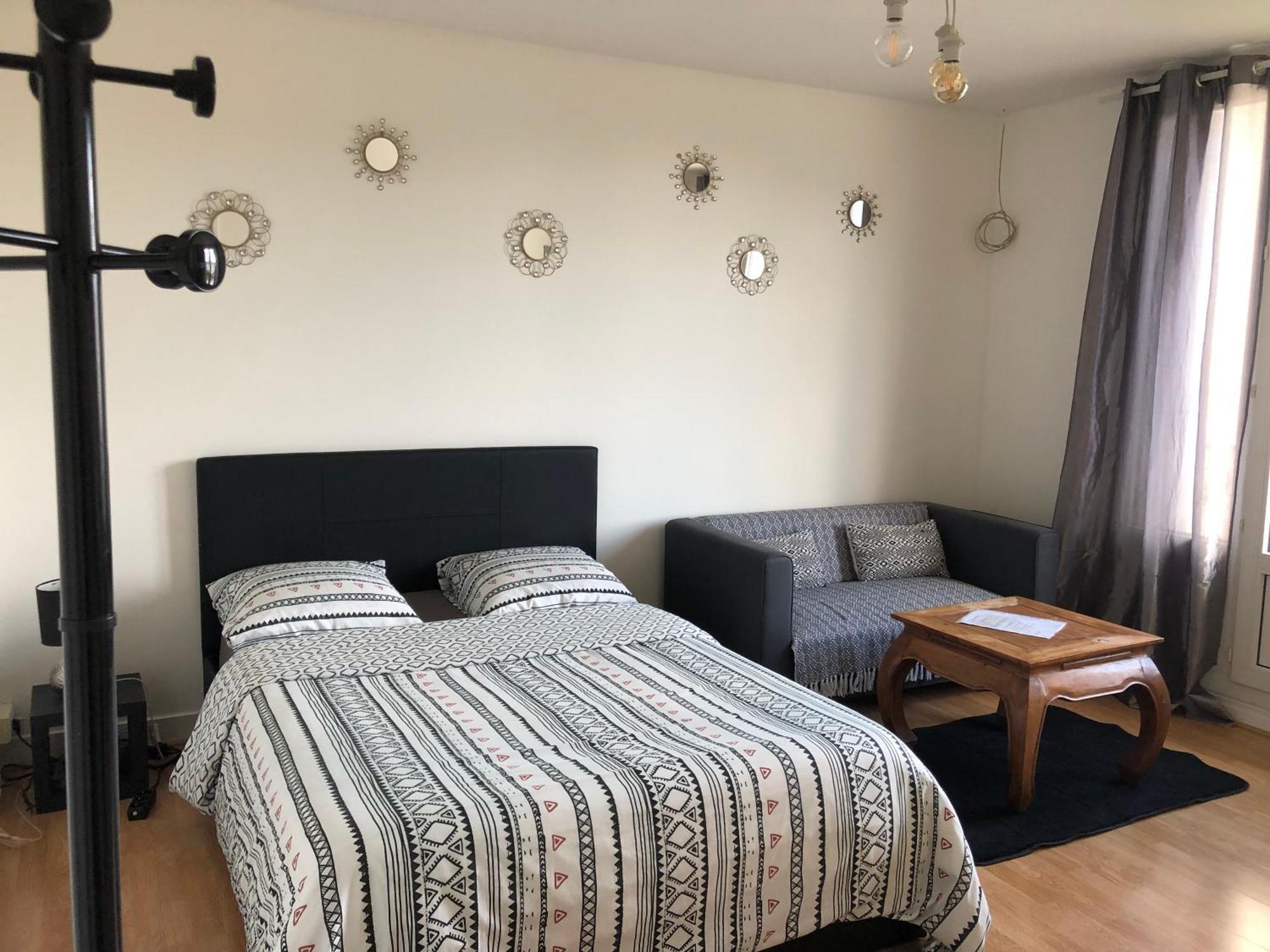 Appartement Entier 2 Chambres โบเวส์ ภายนอก รูปภาพ