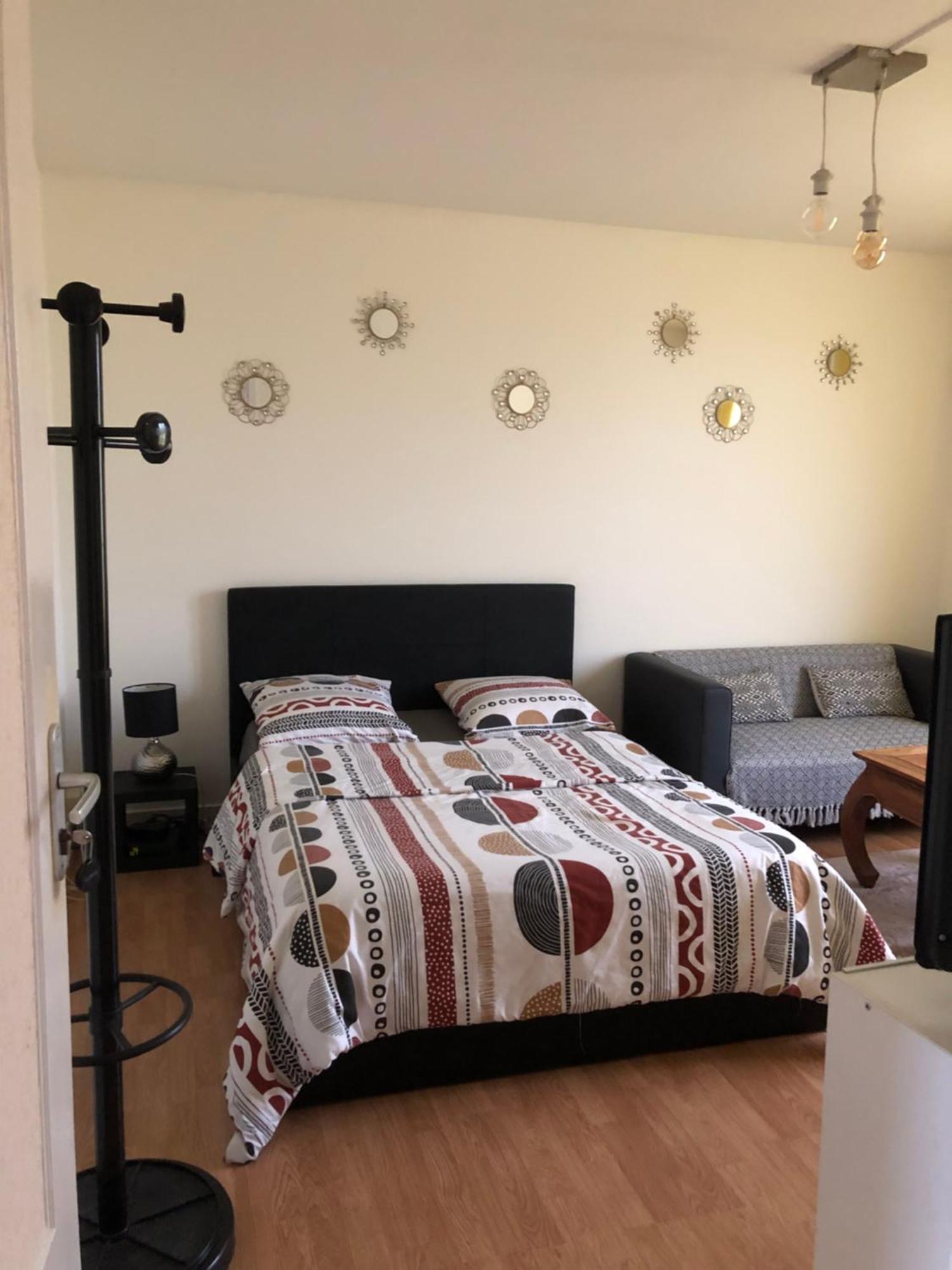 Appartement Entier 2 Chambres โบเวส์ ภายนอก รูปภาพ